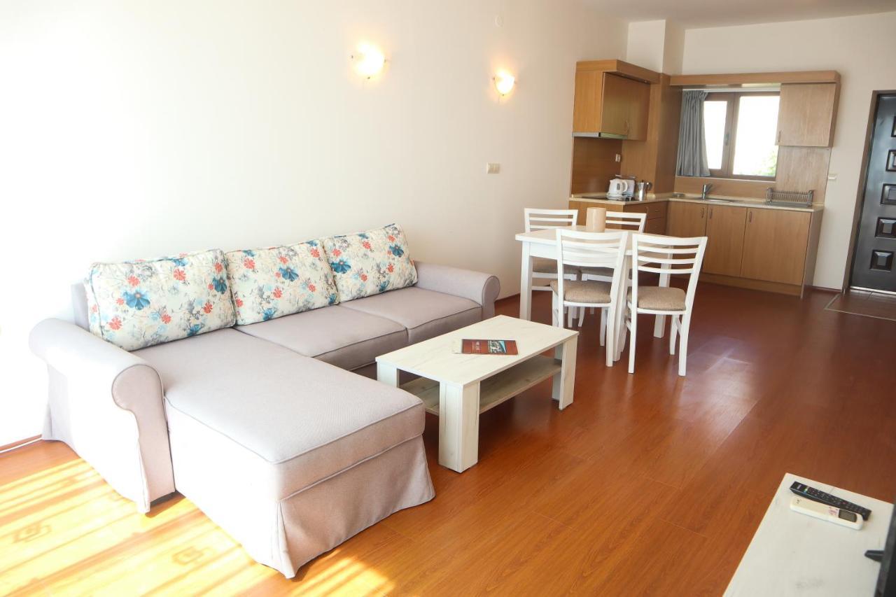 White Coast Beach Apartments Kavarna Buitenkant foto