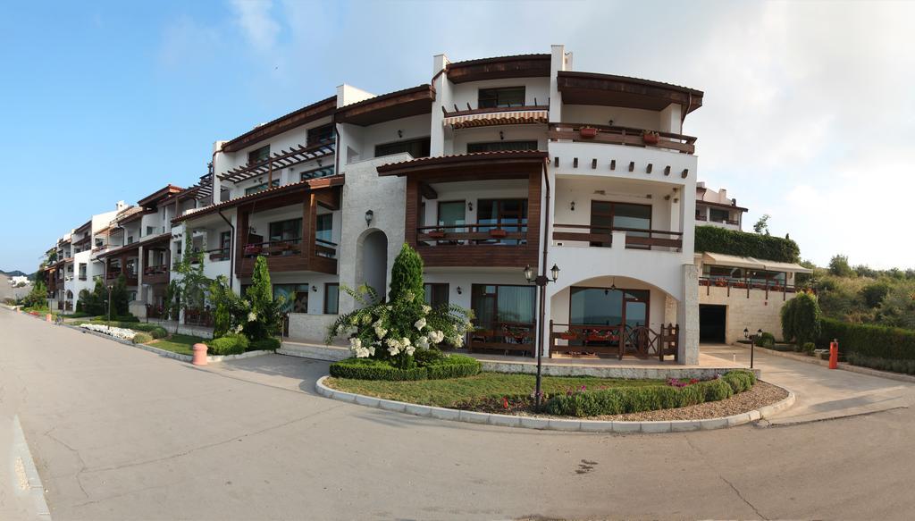 White Coast Beach Apartments Kavarna Buitenkant foto