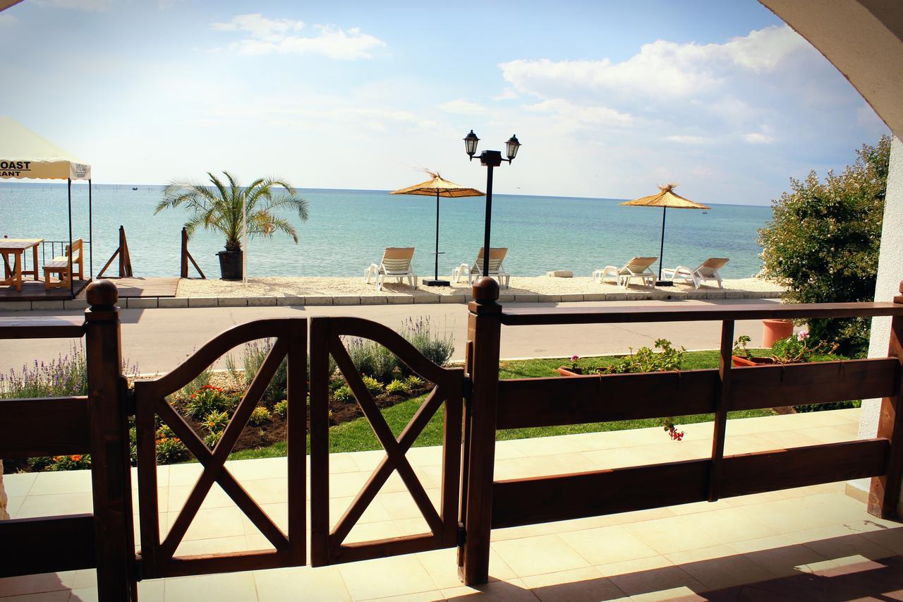 White Coast Beach Apartments Kavarna Buitenkant foto