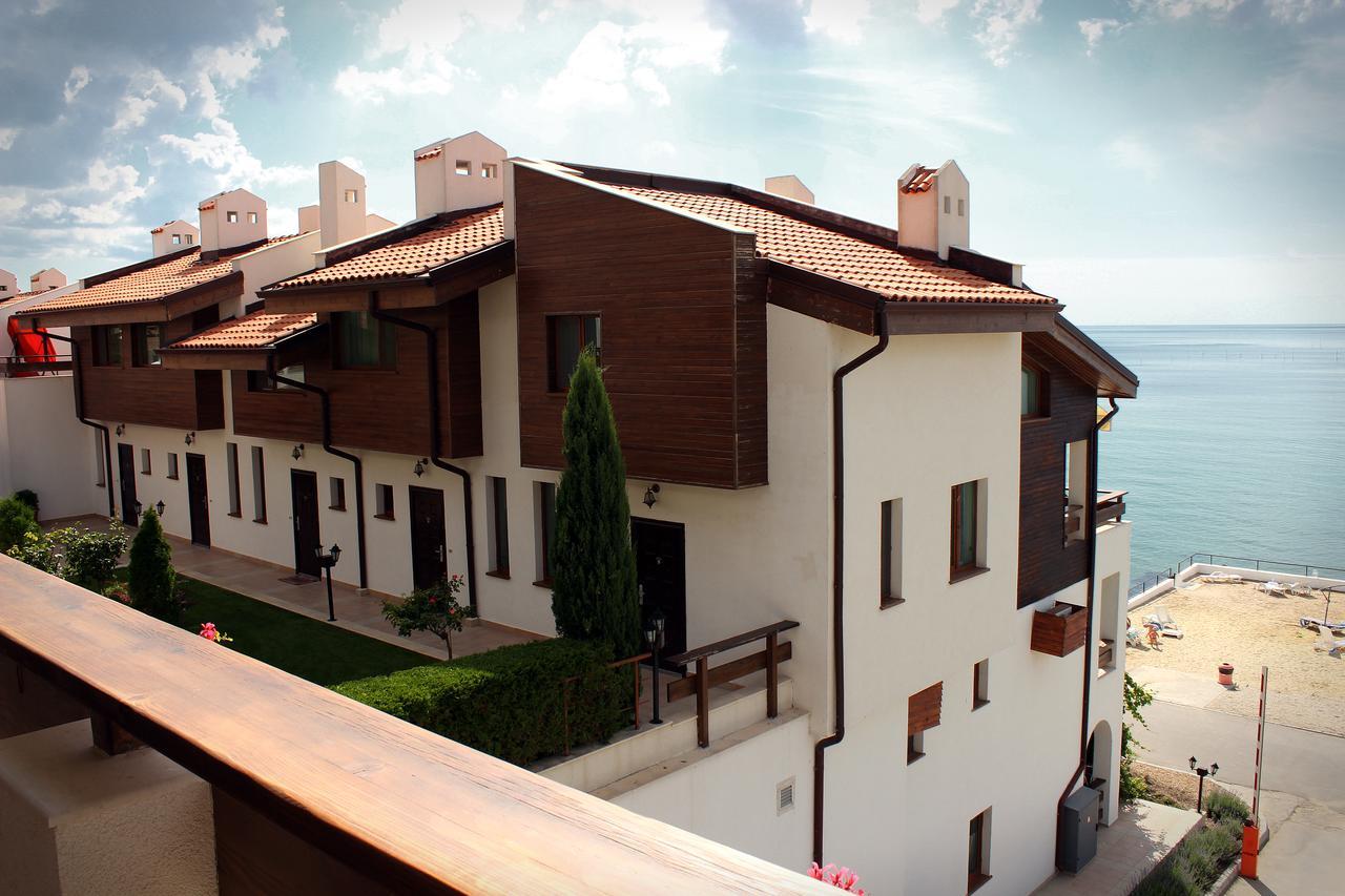 White Coast Beach Apartments Kavarna Buitenkant foto