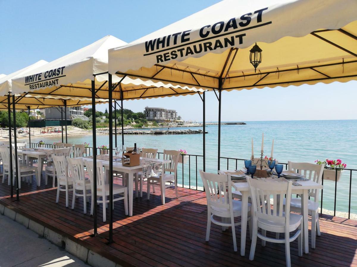 White Coast Beach Apartments Kavarna Buitenkant foto